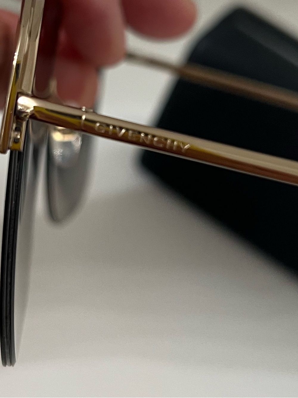 Givenchy oversized Authentic sunglasses with Gray Gradient Lenses. - Picture 10 of 12